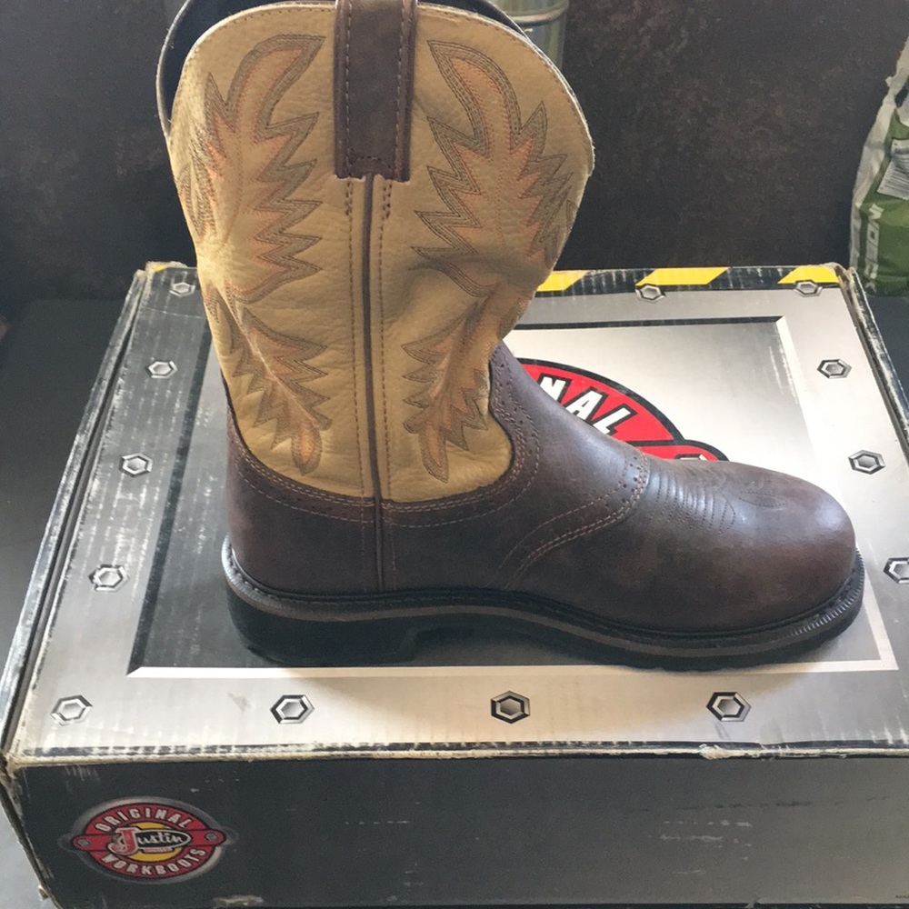 BNWT Men’s Justin Workboots Steel Toe Style WK4661